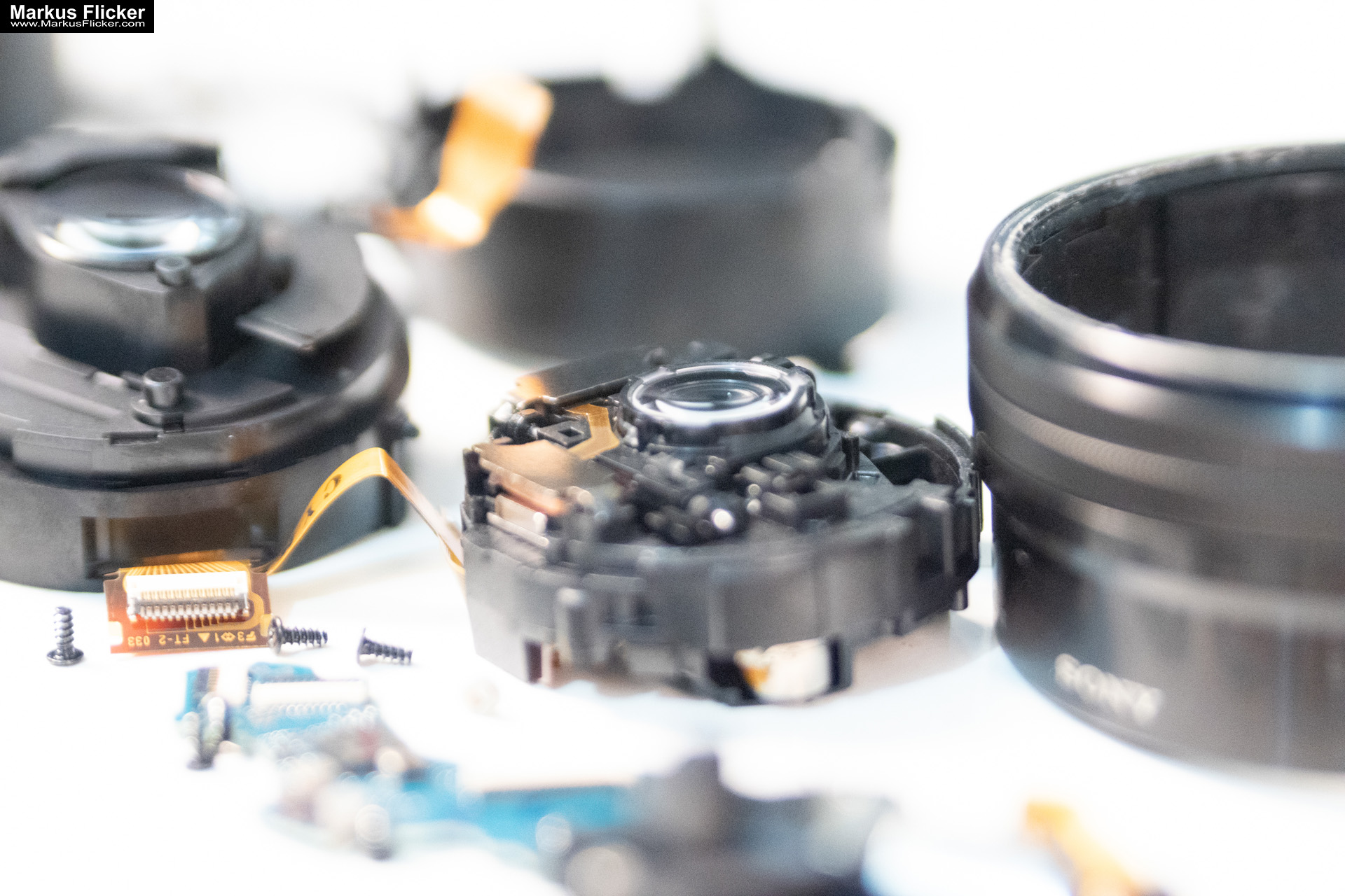 Foto Objektiv Sony SELP1650 zerlegt. Schon mal ein Objektiv von Innen gesehen? Foto Objektiv Sony SELP1650 zerlegt. Schon mal ein Objektiv von Innen gesehen?