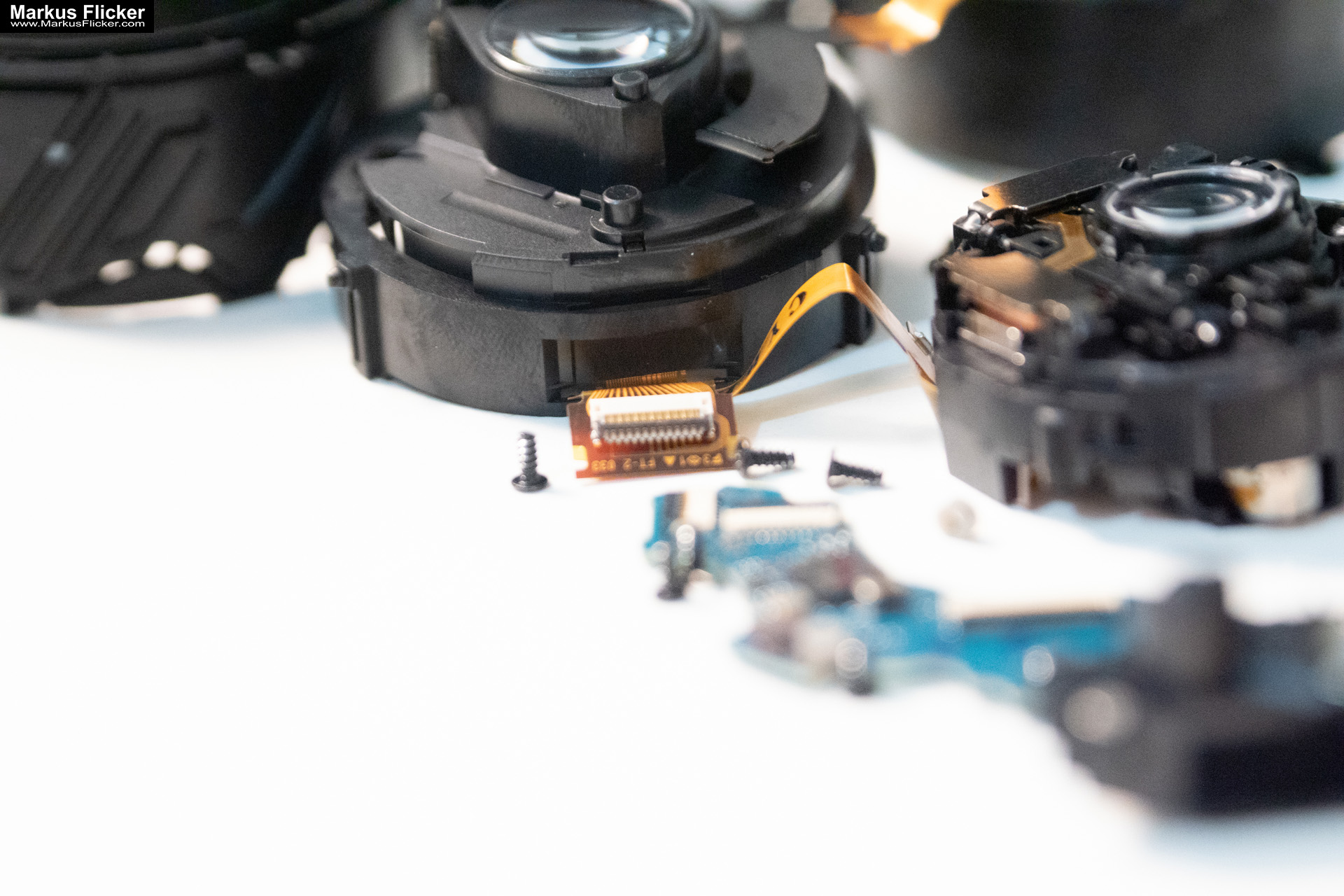 Foto Objektiv Sony SELP1650 zerlegt. Schon mal ein Objektiv von Innen gesehen? Foto Objektiv Sony SELP1650 zerlegt. Schon mal ein Objektiv von Innen gesehen?