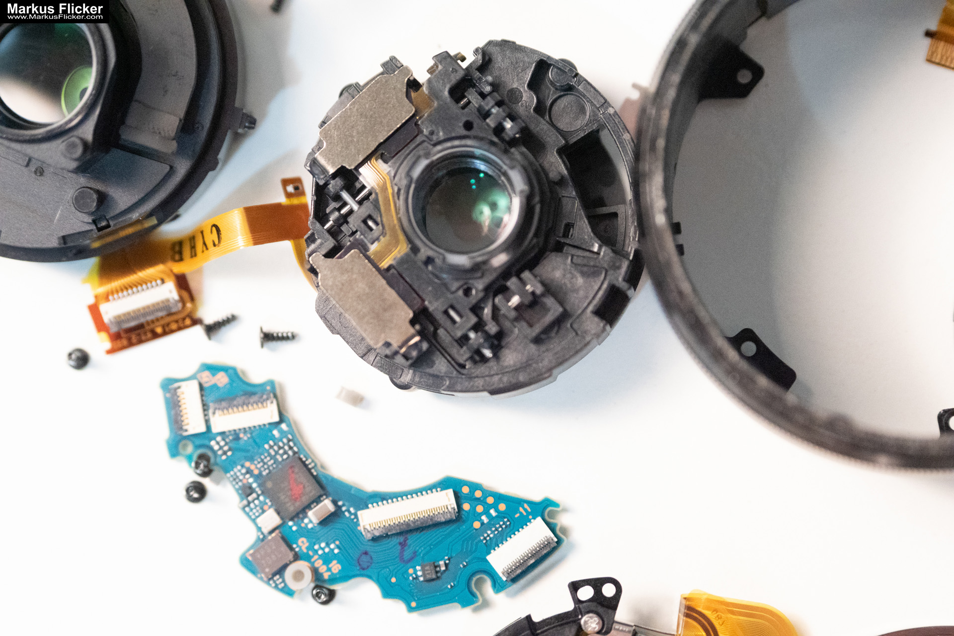 Foto Objektiv Sony SELP1650 zerlegt. Schon mal ein Objektiv von Innen gesehen? Foto Objektiv Sony SELP1650 zerlegt