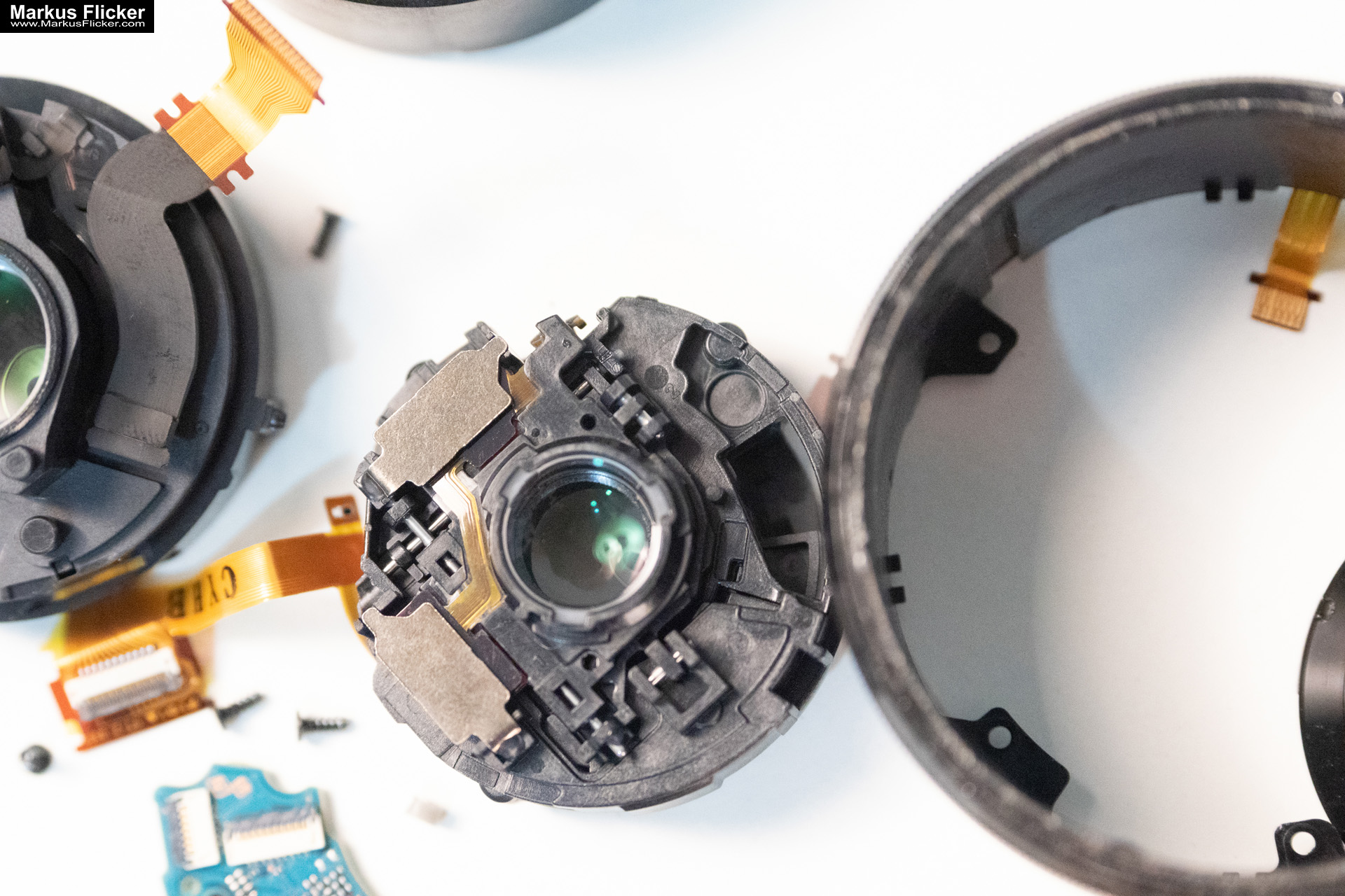 Foto Objektiv Sony SELP1650 zerlegt. Schon mal ein Objektiv von Innen gesehen? Foto Objektiv Sony SELP1650 zerlegt. Schon mal ein Objektiv von Innen gesehen?