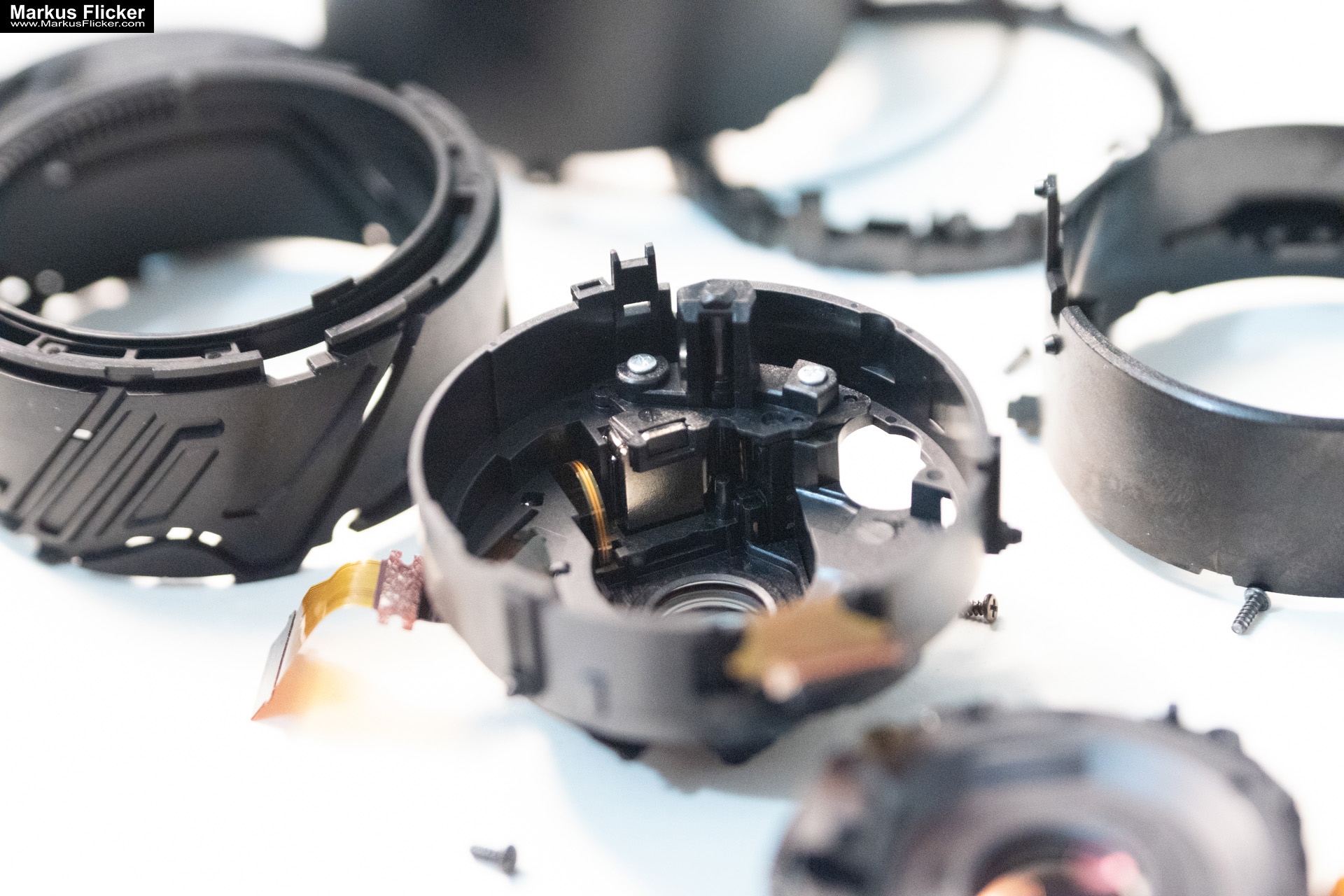 Foto Objektiv Sony SELP1650 zerlegt. Schon mal ein Objektiv von Innen gesehen? Foto Objektiv Sony SELP1650 zerlegt. Schon mal ein Objektiv von Innen gesehen?