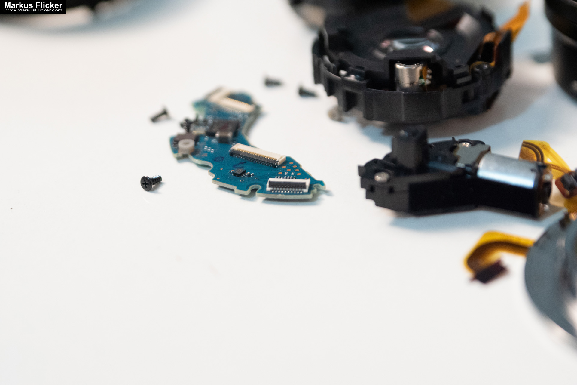 Foto Objektiv Sony SELP1650 zerlegt. Schon mal ein Objektiv von Innen gesehen? Foto Objektiv Sony SELP1650 zerlegt. Schon mal ein Objektiv von Innen gesehen?