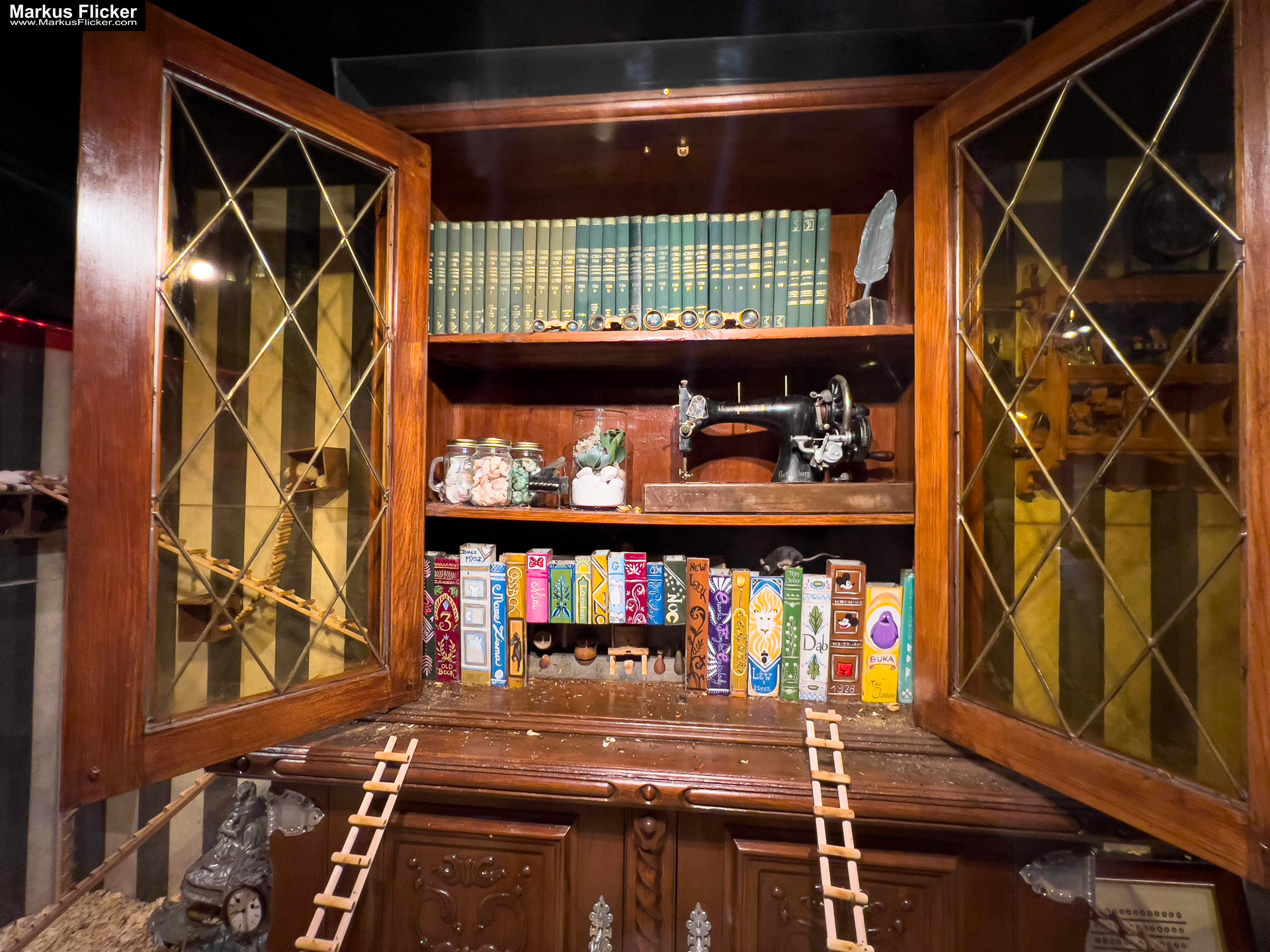 MYSZOGRÓD ZAKOPANE Skurrile Attraktion mit einer von lebenden Mäusen bevölkerten Miniaturlandschaft mit Häusern, Dörfern, Eisenbahnstrecke & Skigebiet MYSZOGRÓD ZAKOPANE Skurrile Attraktion mit einer von lebenden Mäusen bevölkerten Miniaturlandschaft mit Häusern, Dörfern, Eisenbahnstrecke & Skigebiet