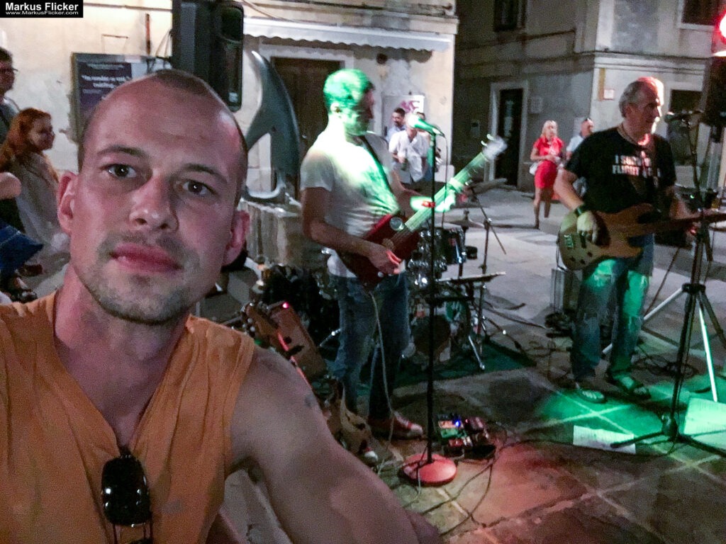 Die Kunst der Streetfotografie bei Nacht: Tipps, Tricks und Hacks für Kamera und Smartphone