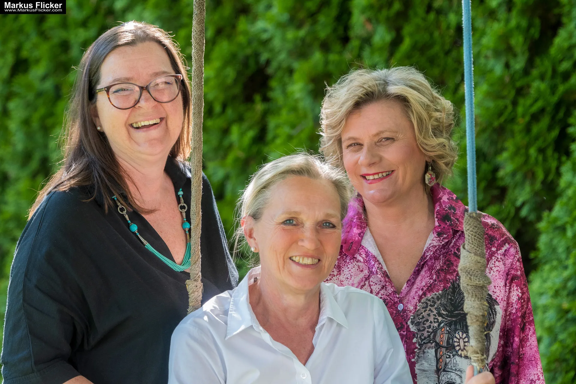 Woman - Art Frauen Kunst was uns bewegt - was wir bewegen Michaela Lukmann alias Arthena MAXX Evelyn Fasch EvFa Art Martina Brandl MBArt