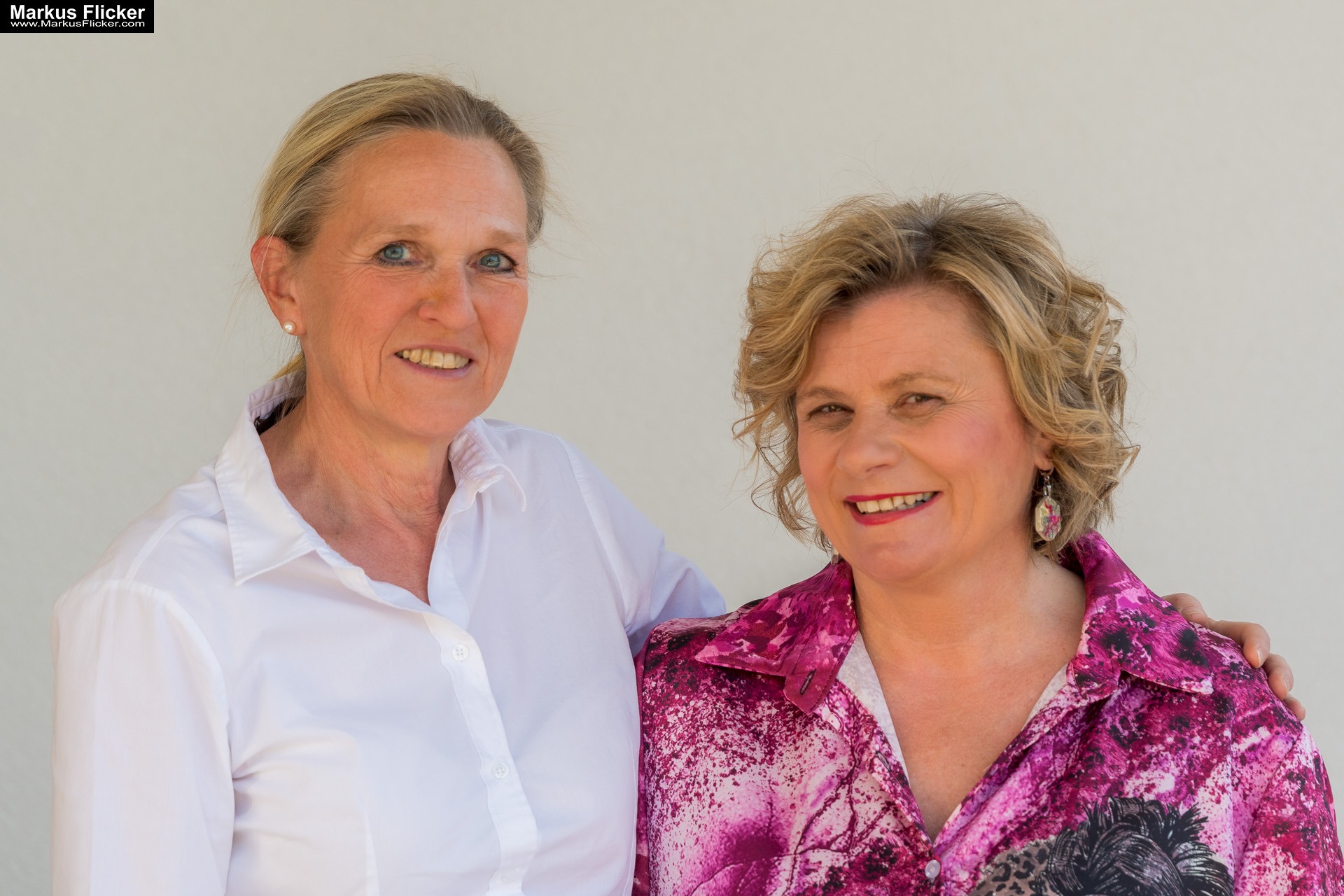 Woman - Art Frauen Kunst was uns bewegt - was wir bewegen Michaela Lukmann alias Arthena MAXX Evelyn Fasch EvFa Art Martina Brandl MBArt