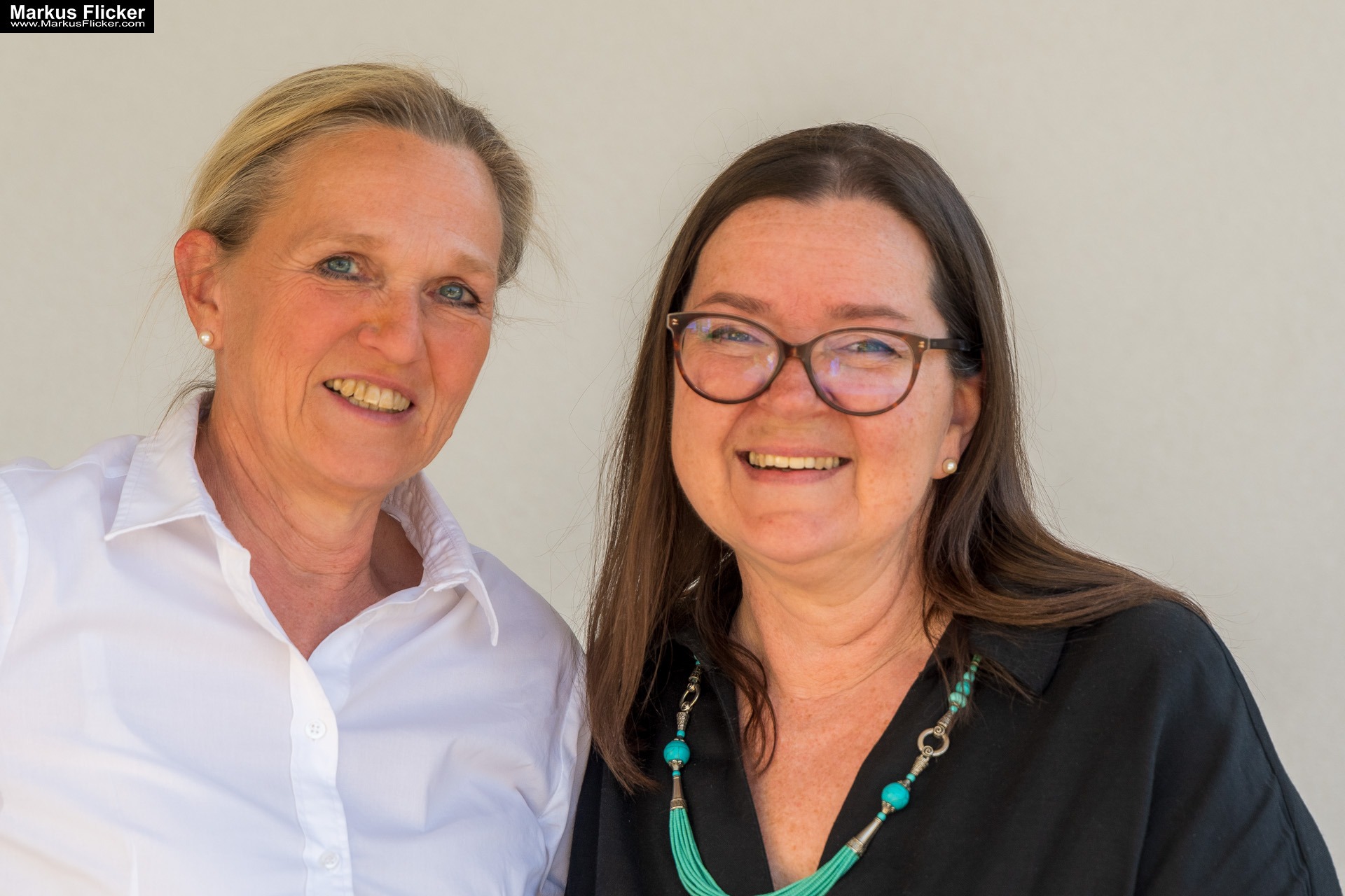 Woman - Art Frauen Kunst was uns bewegt - was wir bewegen Michaela Lukmann alias Arthena MAXX Evelyn Fasch EvFa Art Martina Brandl MBArt