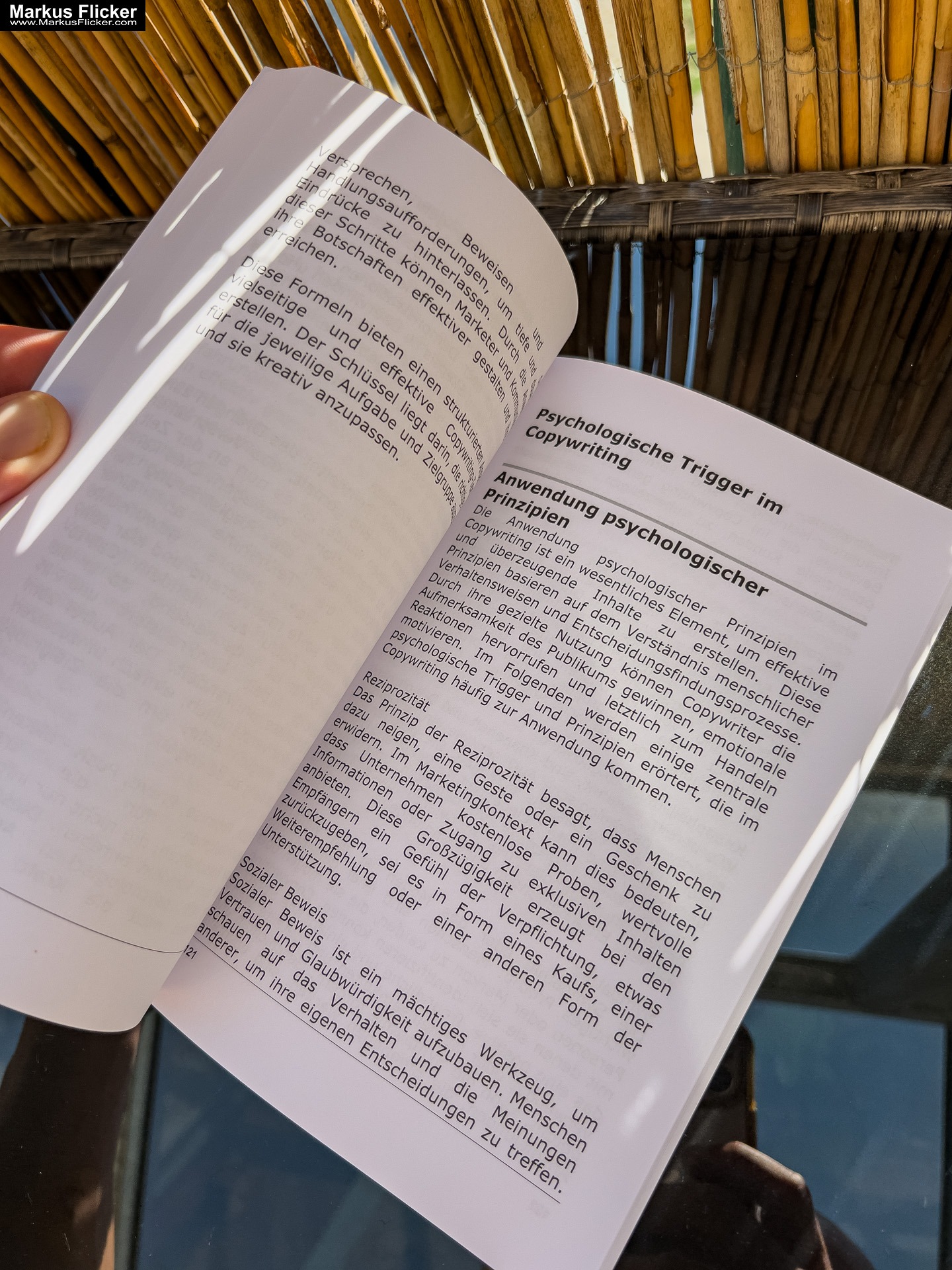 Das Copywriting Buch. Die Kunst der Wortgewandtheit und Überzeugung mit deinem Werbetext für Blog, Webseite, Social Media, E-Mail, SEO, ... inkl. Formeln. Buch von Markus Flicker