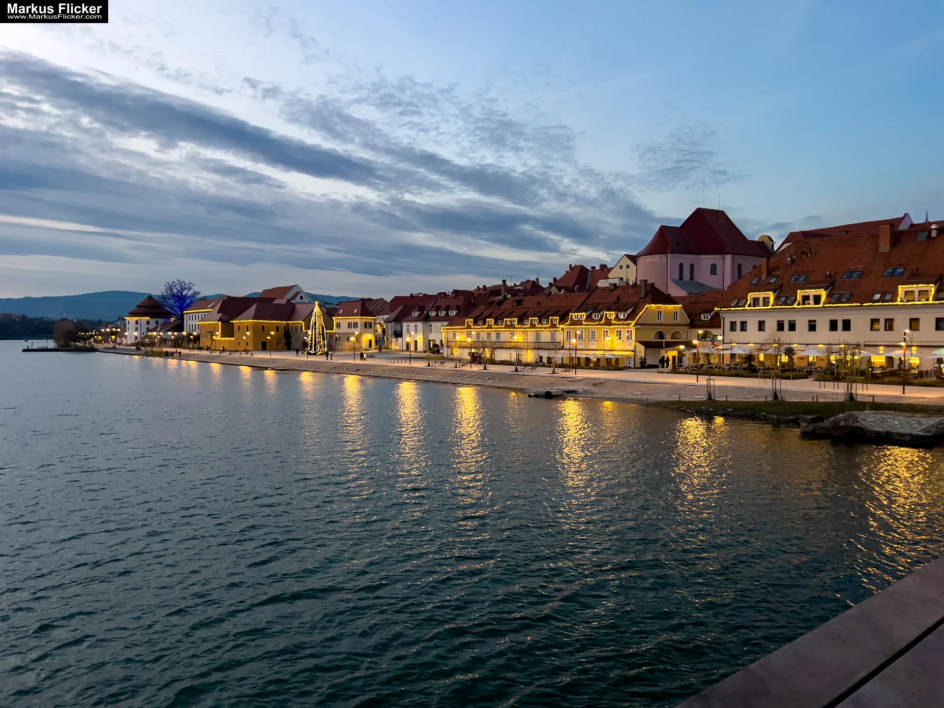 Magisches Maribor Weihnachtsmarkt Winterwunderland Advent im Winter Čarobni Maribor Riesenrad Slowenien Magisches Maribor Weihnachtsmarkt Winterwunderland Advent im Winter Čarobni Maribor Riesenrad