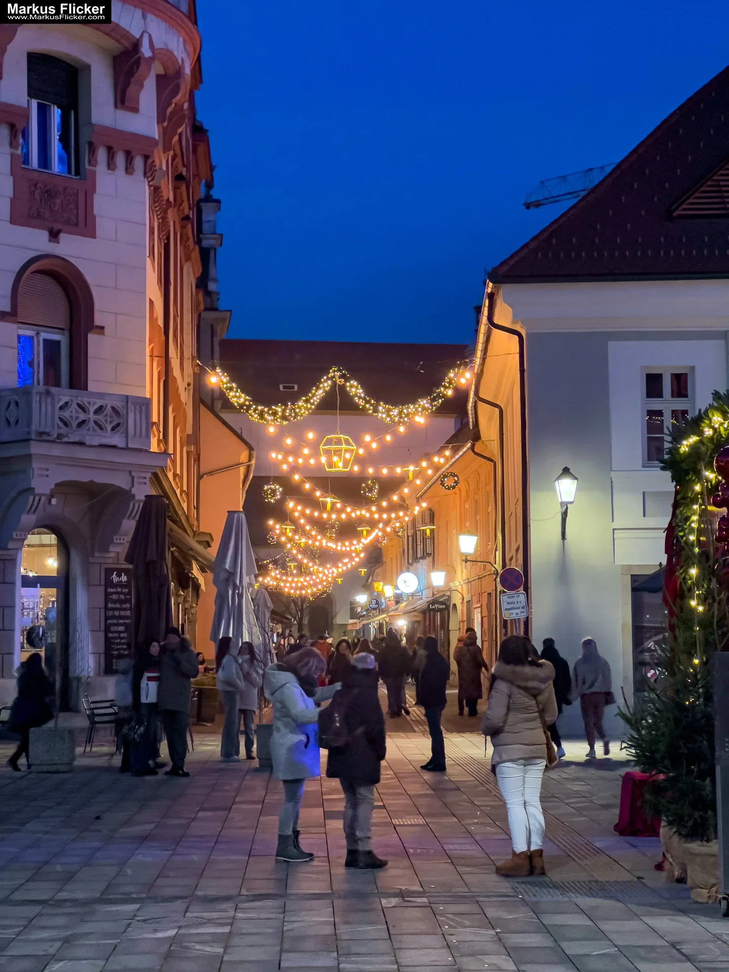 Magisches Maribor Weihnachtsmarkt Winterwunderland Advent im Winter Čarobni Maribor Riesenrad Slowenien Magisches Maribor Weihnachtsmarkt Winterwunderland Advent im Winter Čarobni Maribor Riesenrad