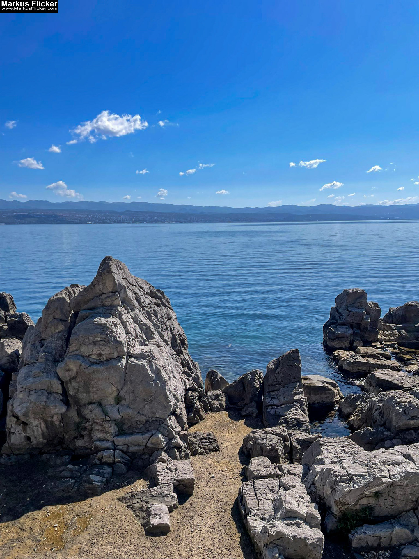 Lovran Ufer Küste Primorje-Gorski kotar Lorbeer Istrien Kroatien Adria #visitcroatia #visitlovran Lungomare Promenade Lovran Ufer Küste Primorje-Gorski kotar Lorbeer Istrien Kroatien Adria #visitcroatia #visitlovran