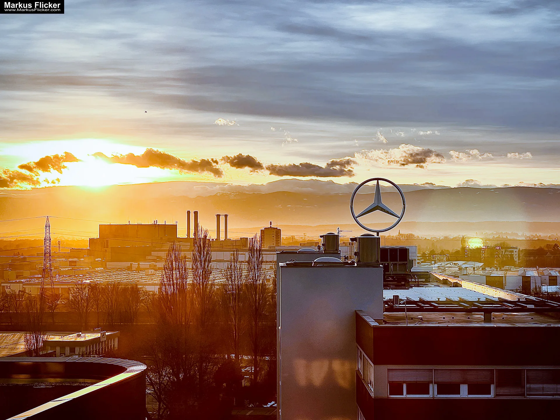 35 Tipps und Tricks zum Filmen mit dem Smartphone. Fotografieren und Filmen mit dem Smartphone: Bessere Fotos und Videos mit dem Handy für Freizeit, Hobby und Business 35 Tipps und Tricks zum Filmen mit dem Smartphone. Fotografieren und Filmen mit dem Smartphone: Bessere Fotos und Videos mit dem Handy für Freizeit, Hobby und Business