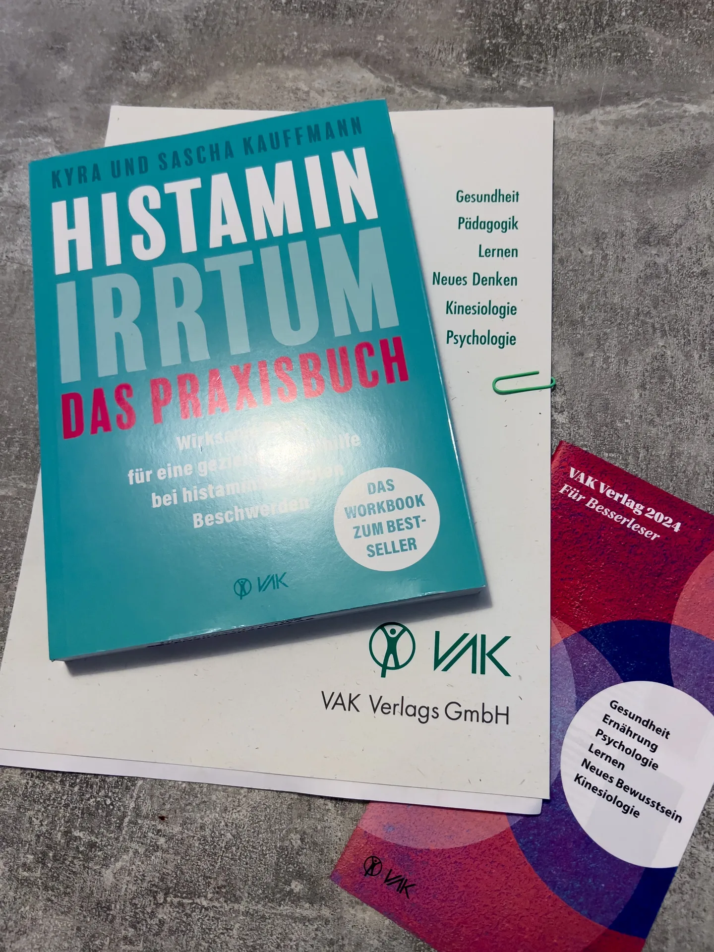 Der Histamin-Irrtum: Weg von Radikaldiäten und Verbotslisten - die Formel für ein gesundes Leben MIT Histamin von von Kyra Kauffmann und Sascha Kauffmann Der Histamin-Irrtum: Weg von Radikaldiäten und Verbotslisten - die Formel für ein gesundes Leben MIT Histamin von von Kyra Kauffmann und Sascha Kauffmann