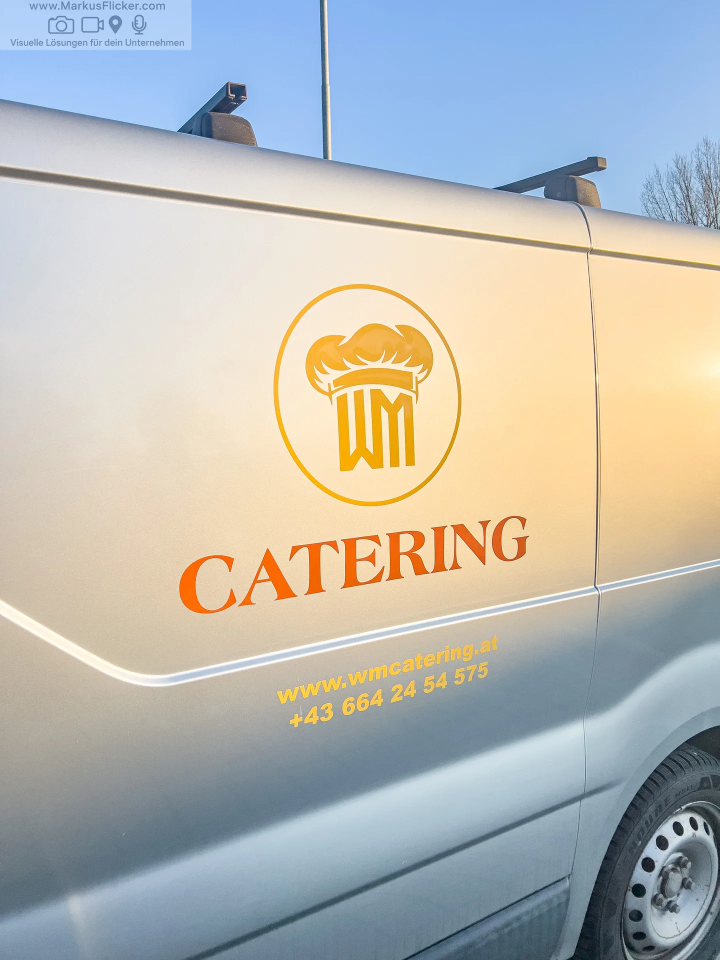 WM Catering Wolfgang Meichenitsch Autobeklebung Logo Homepage Telefonnummer Opel Vivaro inkl. 7 Tipps für deine Autofolierung WM Catering Wolfgang Meichenitsch Autobeklebung Logo Homepage Telefonnummer Opel Vivaro